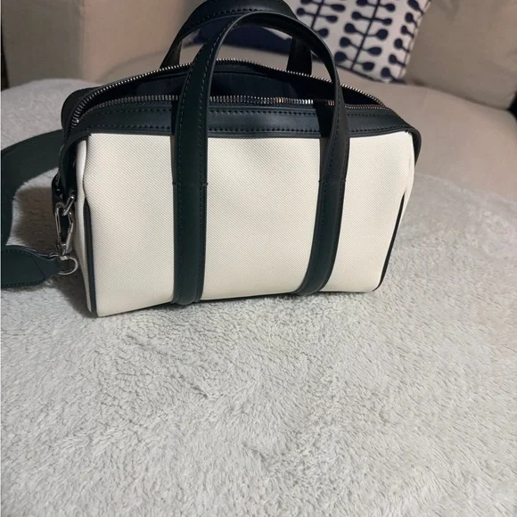 Lacoste Dark Green and Cream Satchel - Picture 3 of 6
